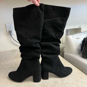 Sonia Black Heeled Velvety Boots